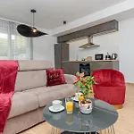 Beach Front Home In Sibenik-Brodarica * Razine