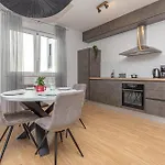 Beach Front Home In Sibenik-Brodarica Holiday home *