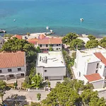 Front In Sibenik-brodarica Razine