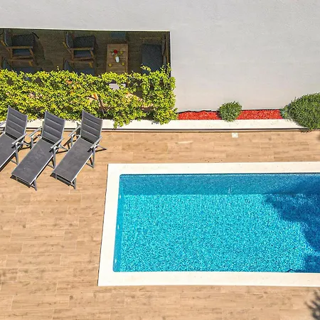 Tatil Evi Beautiful In Sibenik-brodarica