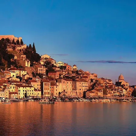Holiday home Beautiful In Sibenik-brodarica *