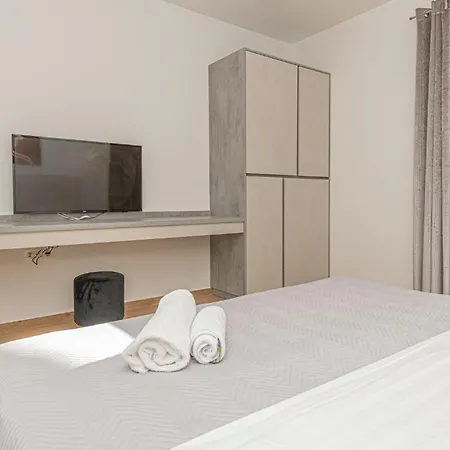 Beautiful In Sibenik-brodarica Razine