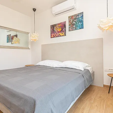 Ferienhaus Beautiful In Sibenik-brodarica *