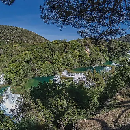 Ferienhaus Beautiful In Sibenik-brodarica Razine
