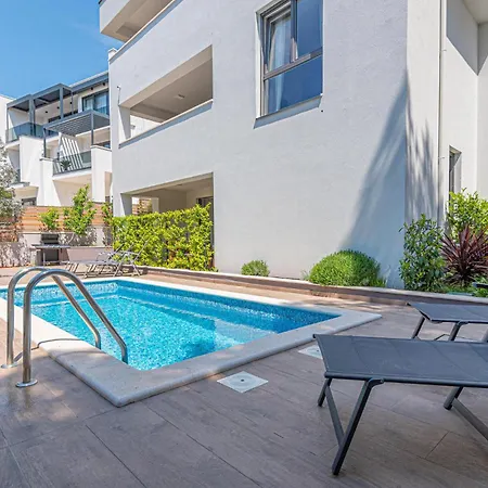 Ferienhaus Beautiful In Sibenik-brodarica *