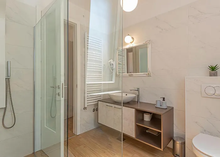 Beautiful In Sibenik-brodarica * Razine