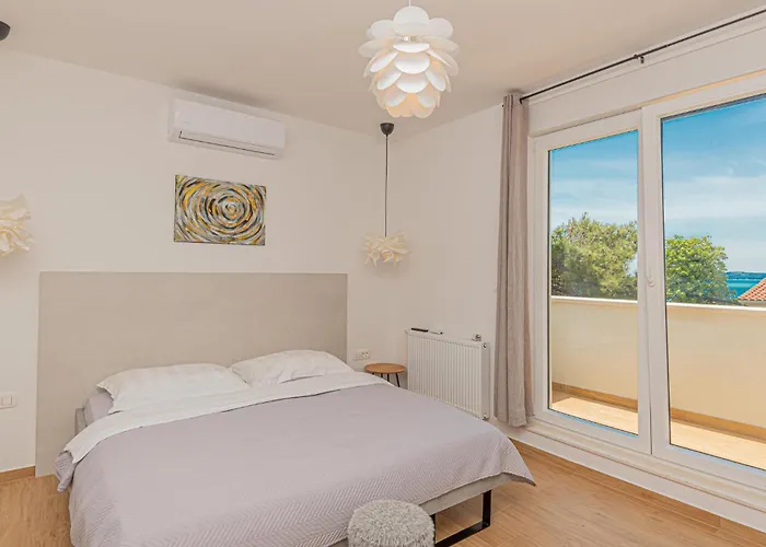 Beautiful In Sibenik-brodarica Tatil Evi *