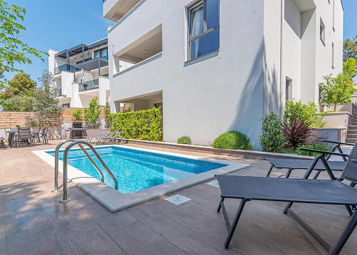 Holiday home Beautiful In Sibenik-brodarica *