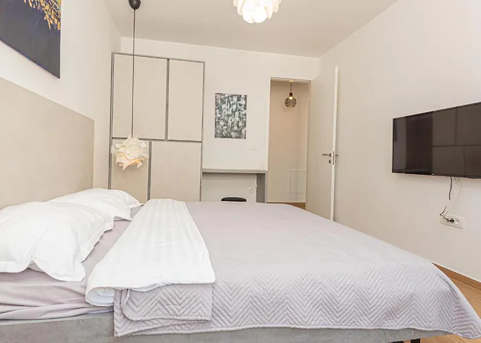 Beautiful In Sibenik-brodarica Razine